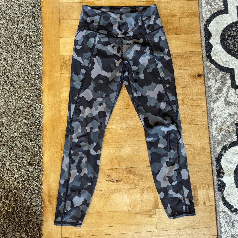 Women's Athleta High rise leggings size small